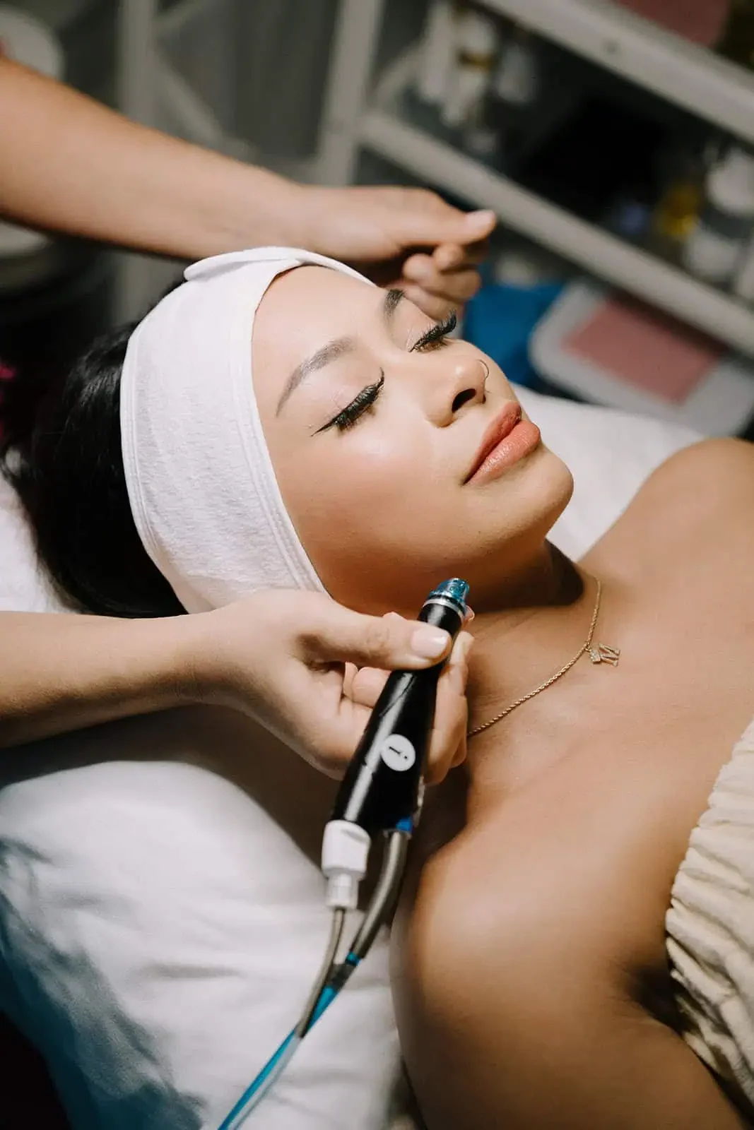 Client receiving Hair Restoration treatments in Modesto, Turlock, Stockton, CA at Aesthetic Lab